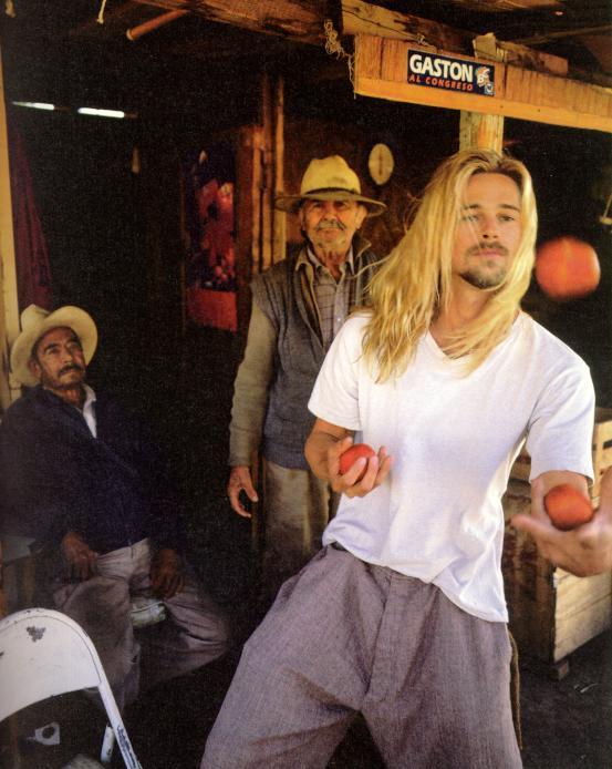 brad_pitt_juggling.jpg