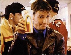 brian_littrell_kevin_aj_in_background_mcdonalds.jp