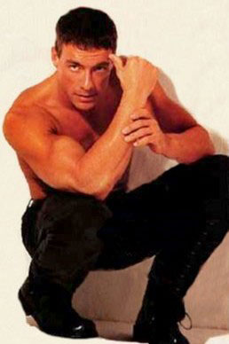 jean_claude_van_damme_posing2.jpg